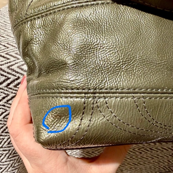 Coach East West Gallery Tote in Metallic Olive Patent Op Art - 2010 - GUC - Picture 5 of 16